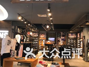 三枪内衣男士专卖店_男士三七分发型图片