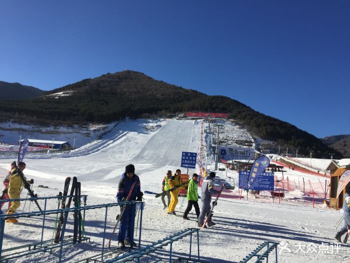 兴隆山滑雪场图片