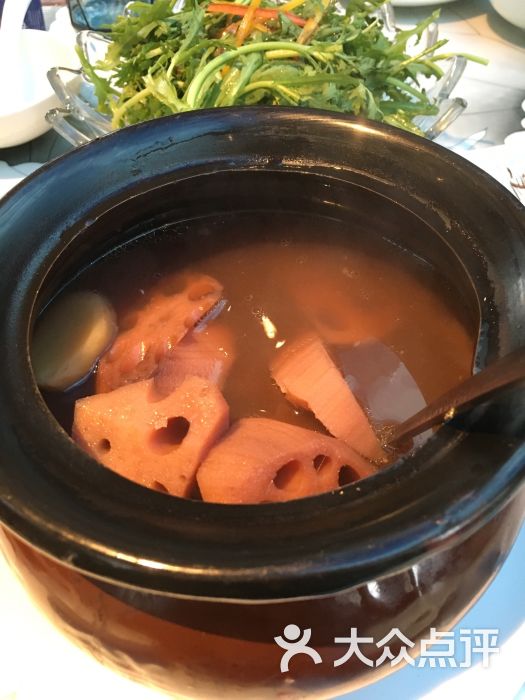 莲藕龙骨汤