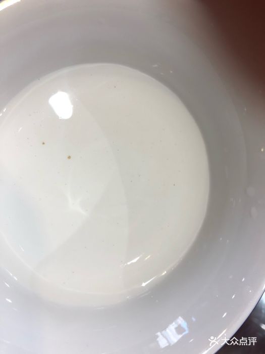未洗干净的餐具