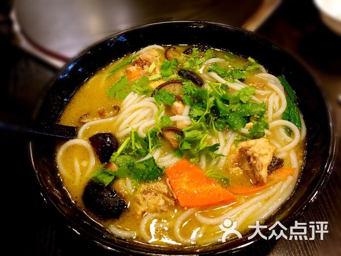 香菇炖鸡米线