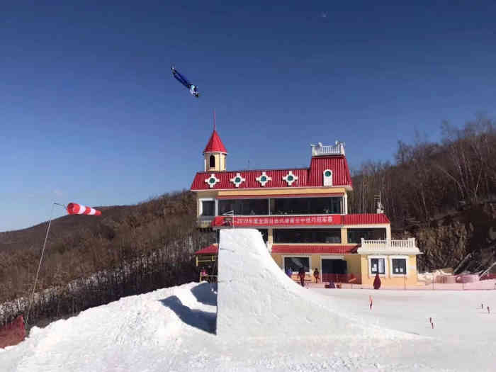 扎兰屯金龙山滑雪场-"大宝终于愿意来了,忙里偷闲赶紧