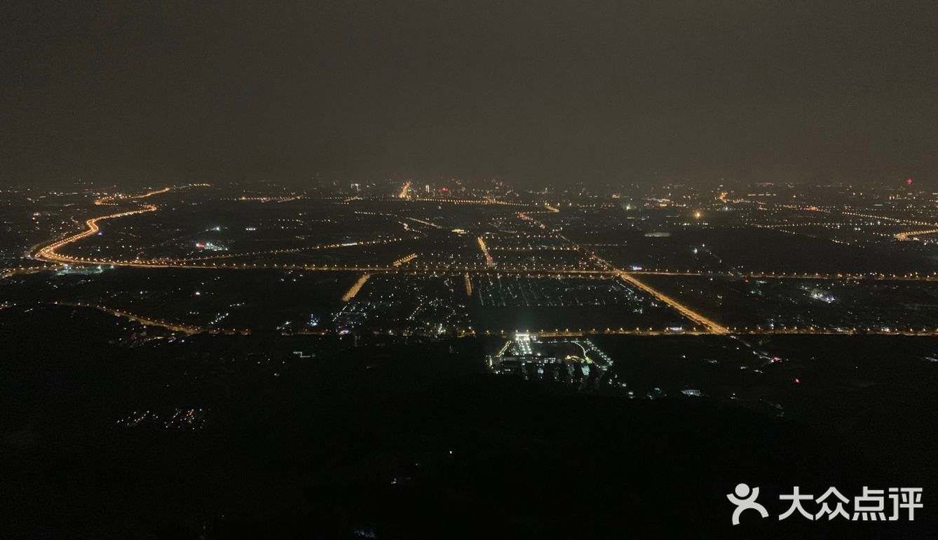 想看北京的夜景首选鬼笑石