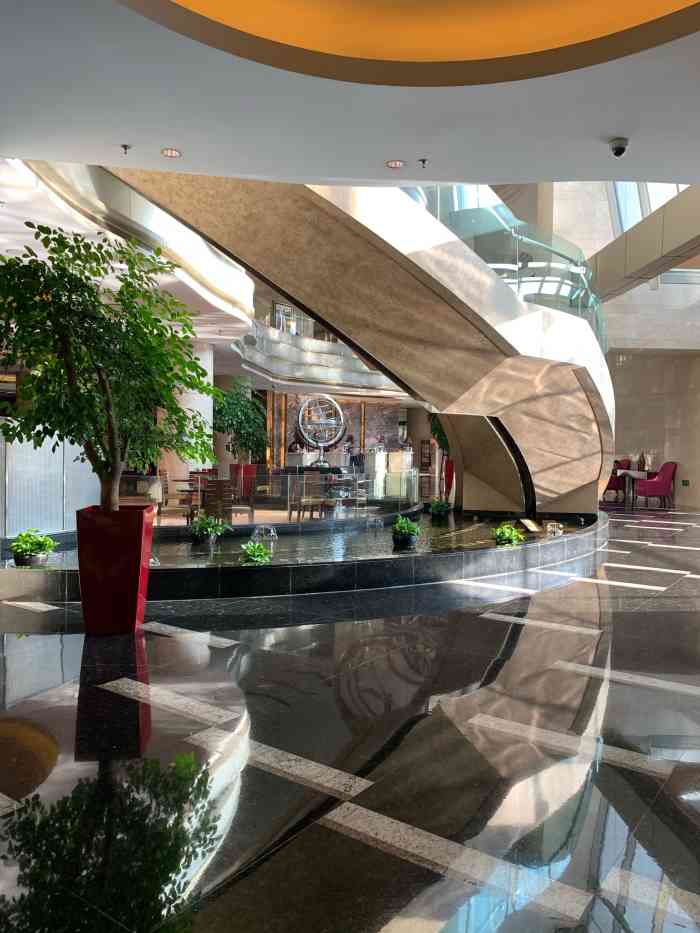 上海绿地万豪酒店-"江边风景不错,从窗外望下去都是绿