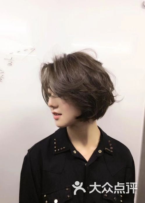 simple hair日系造型染发沙龙短发图片 - 第2张