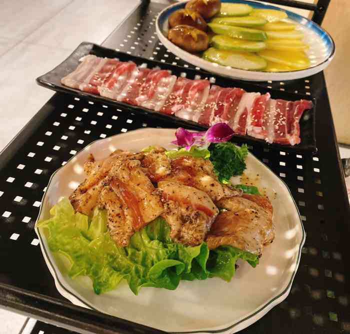井牧原香·私房烤肉料理"逛完宜家在附近找的一家烤肉 大概两公里的.