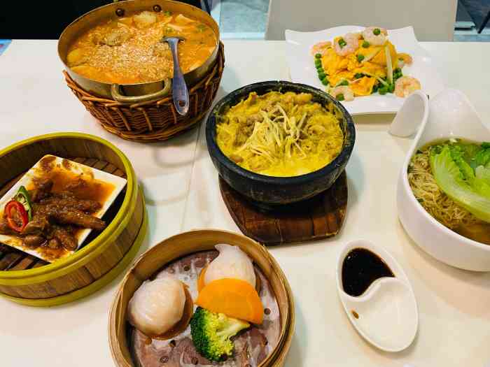 禄兴记香港大排档(歌斐中心店)-"找老婆来吃午饭～饿.