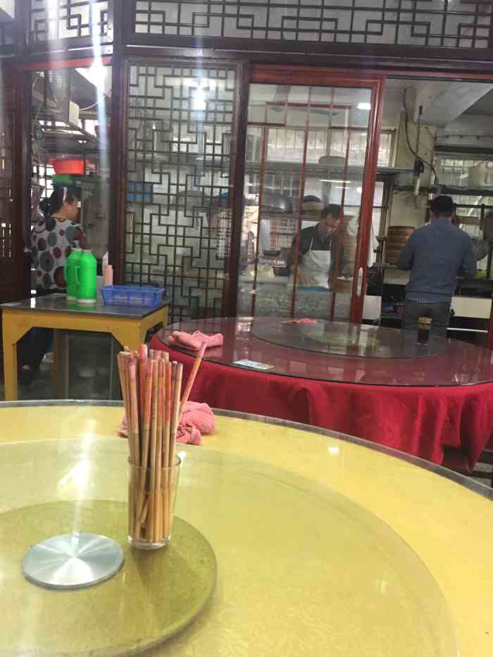 望海楼酒店-"好吃不贵,老板自己家的房子没有租房的.