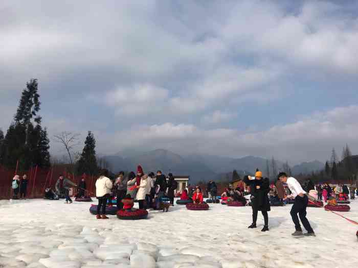 都江堰虹口花谷滑雪场"简直是一星都不想给,失望至极[发怒]来.