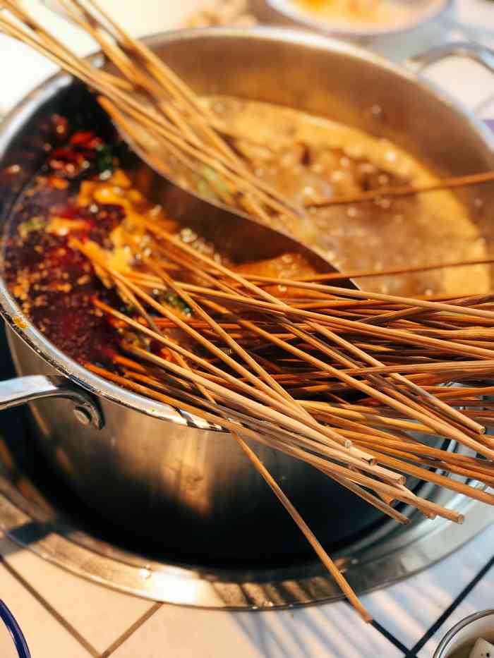 青红造了个白串串厂牌(汇华广场店)-"在友谊大街看上去是新店装修特别