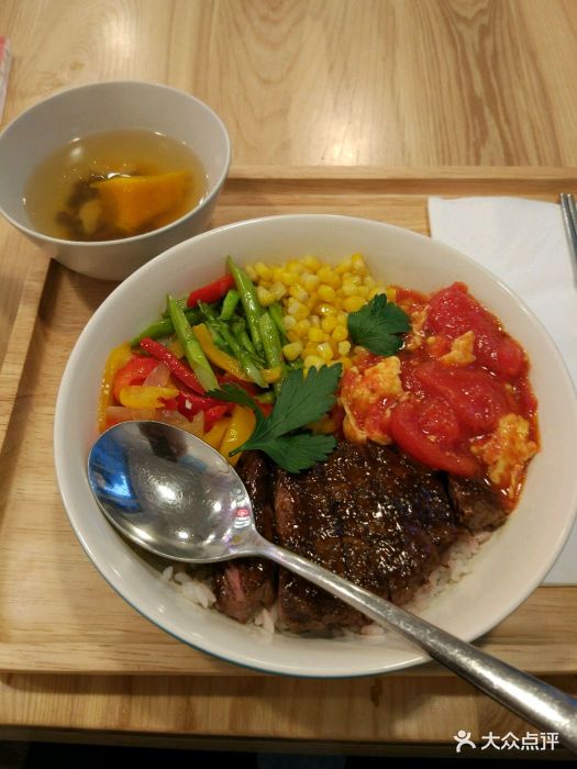 miss poke波奇鲜食饭澳洲菲力牛排饭图片