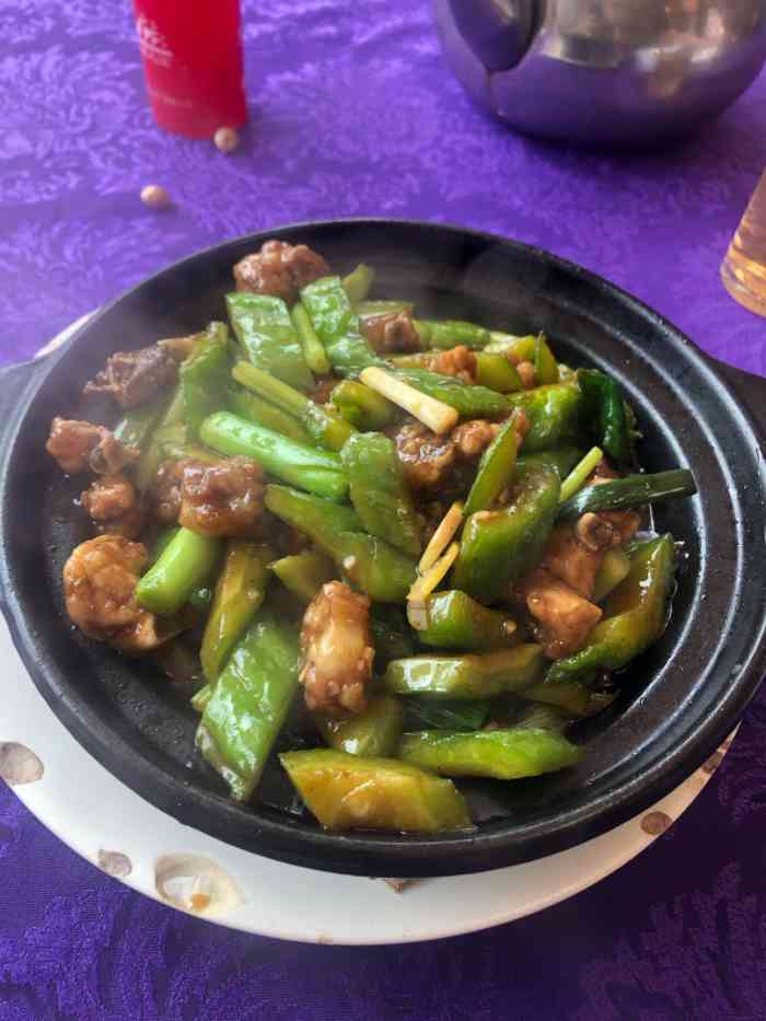 吴记私房菜"很家常菜的一家餐厅.饭点非常爆棚,感觉都.