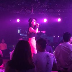 南宁柏菲酒吧人均消费_南宁酒吧喝醉美女捡尸