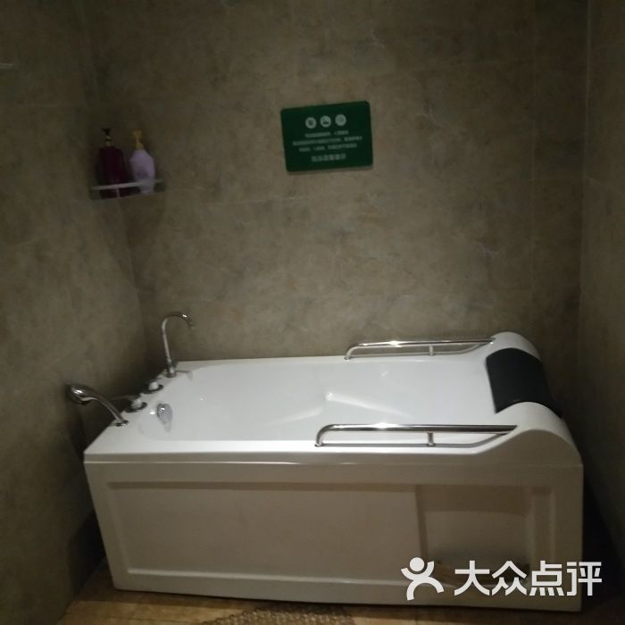 赛江南:手法很不错,特别是推背很到位消.成都休