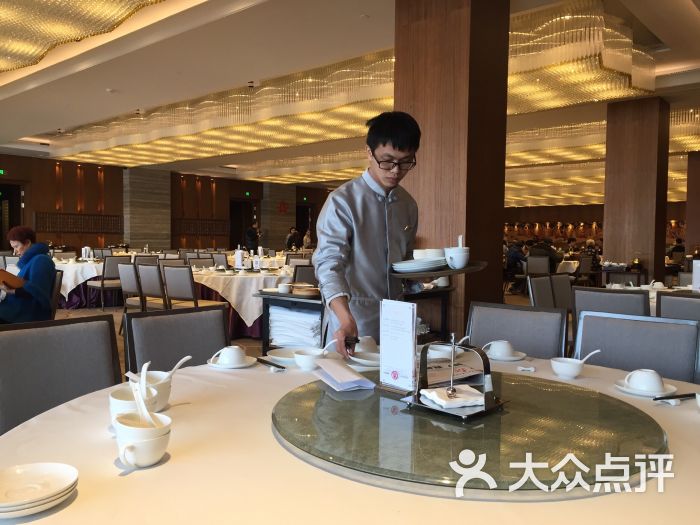 白天鹅宾馆宏图府餐厅的点评