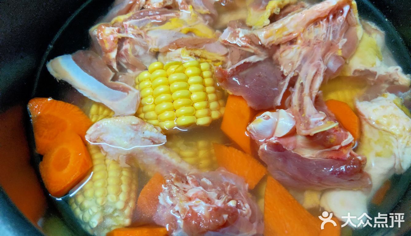 营养丰富的鸭肉玉米胡萝卜汤