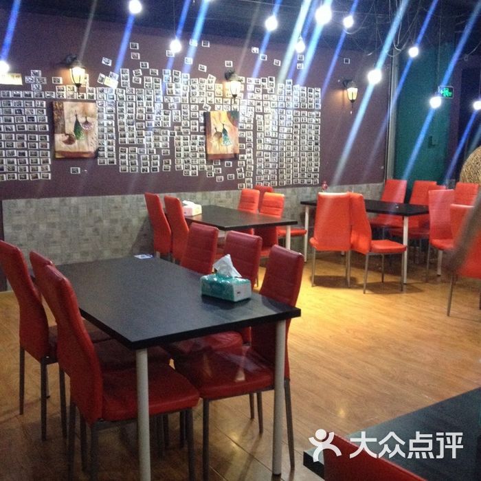 猫头鹰主题桌游吧