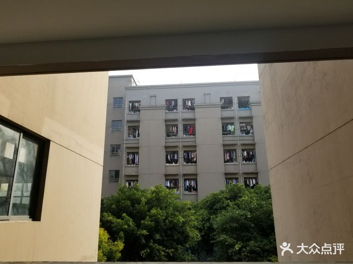 成都信息工程学院银杏酒店管理学院图片 - 第1张