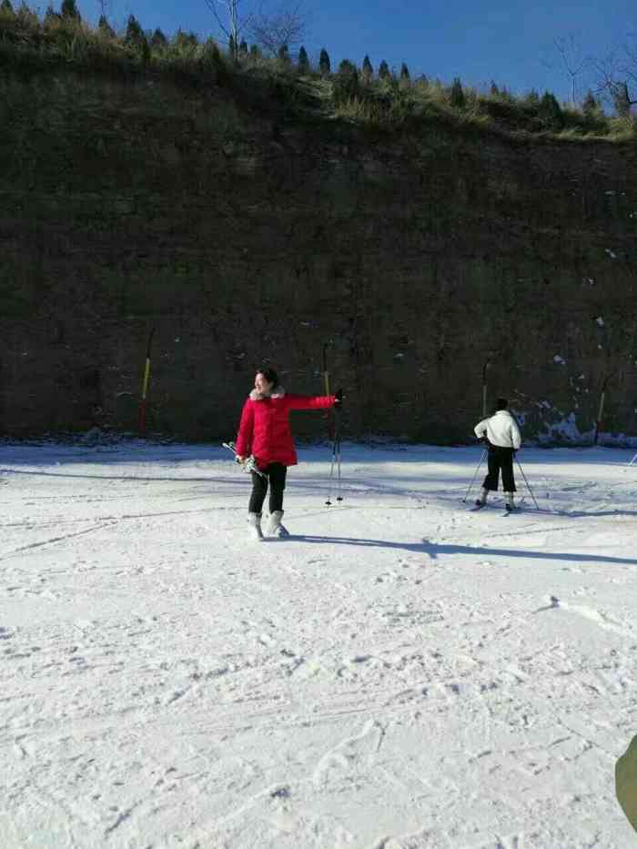 太行五指山滑雪场-"涉县太行五指山滑雪99交通:地点在涉县.