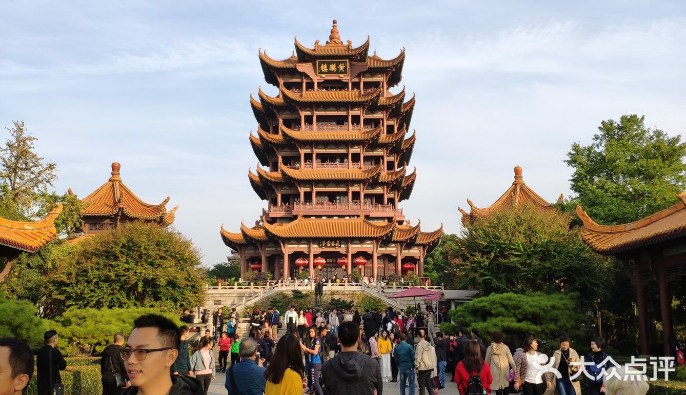 登上黄鹤楼欣赏大武汉美景