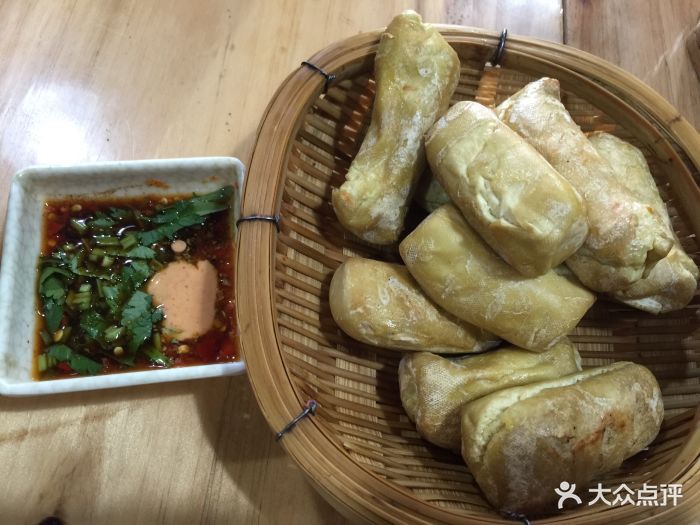 阿黑哥花腰彝家小吃石屏烤豆腐图片 - 第2张