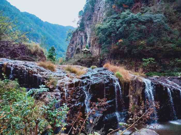 温州百丈漈风景名胜区-" 百丈漈大瀑布坐落于刘基故里