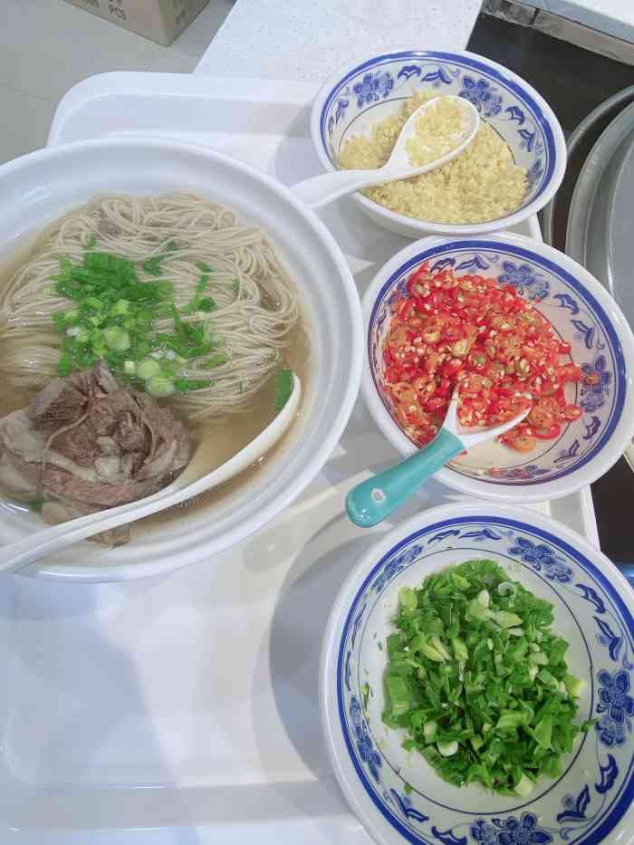 隆盛昌馄饨包子铺(牡丹江路店"再次经过水产路,突然想起牡丹江路的