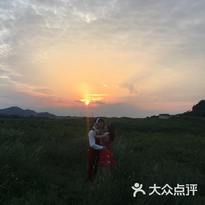 德阳这里有老人遭抢钱！千万注意！遇到这种“好事”马上拒绝！PG电子下载
