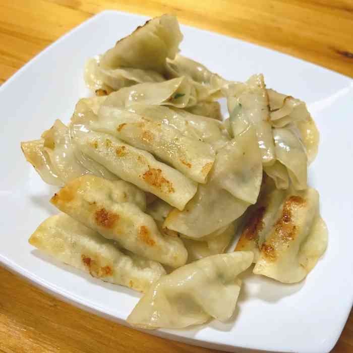 腾蛟煎饺(水头分店"以前初中时候经常下晚自习了去吃一碗拌面17.