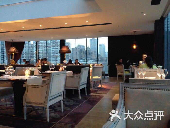 红房子西餐厅人均多少_西餐厅图片(2)