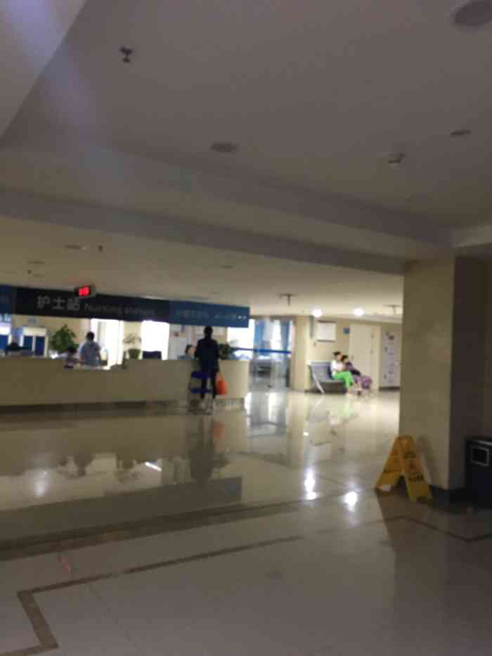 铜梁区人民医院-"医院人蛮多的,整体感觉医生服务热情周到.