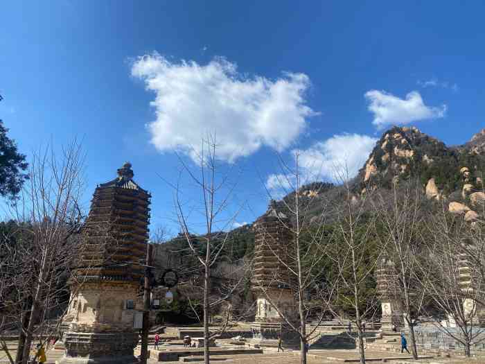 银山塔林风景区-"燕平八景之一银山塔林【铁壁银山】.