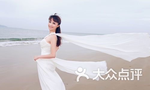 洛丽塔婚纱_尾田麻里子洛丽塔婚纱