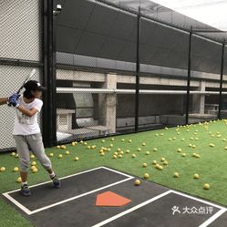 篮球场  雨花台区  洛克公园(雨花客厅epark店)  之前七夕搞活动就