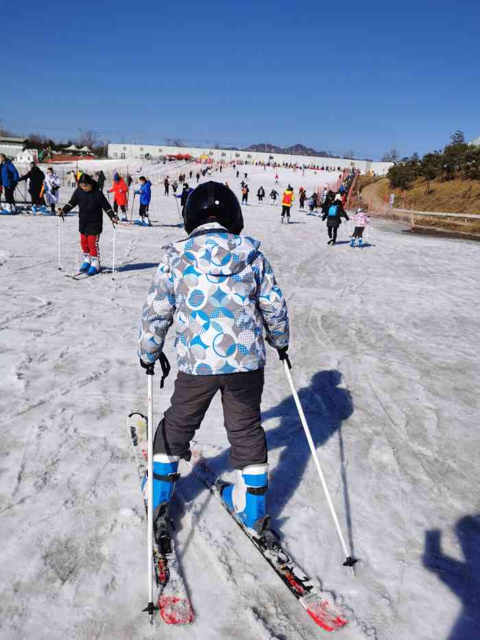 华彬生态园滑雪场-"离市区比较近的雪场,价格相对便宜,然而中.