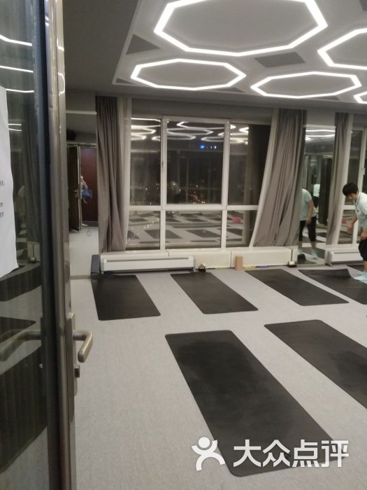 4、北京國貿中心好還是三里屯好?