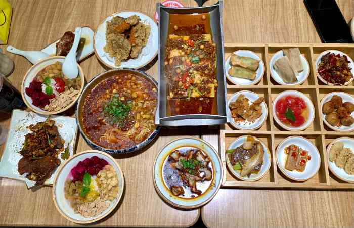 舌尖派对·四川小吃集(城西银泰店)