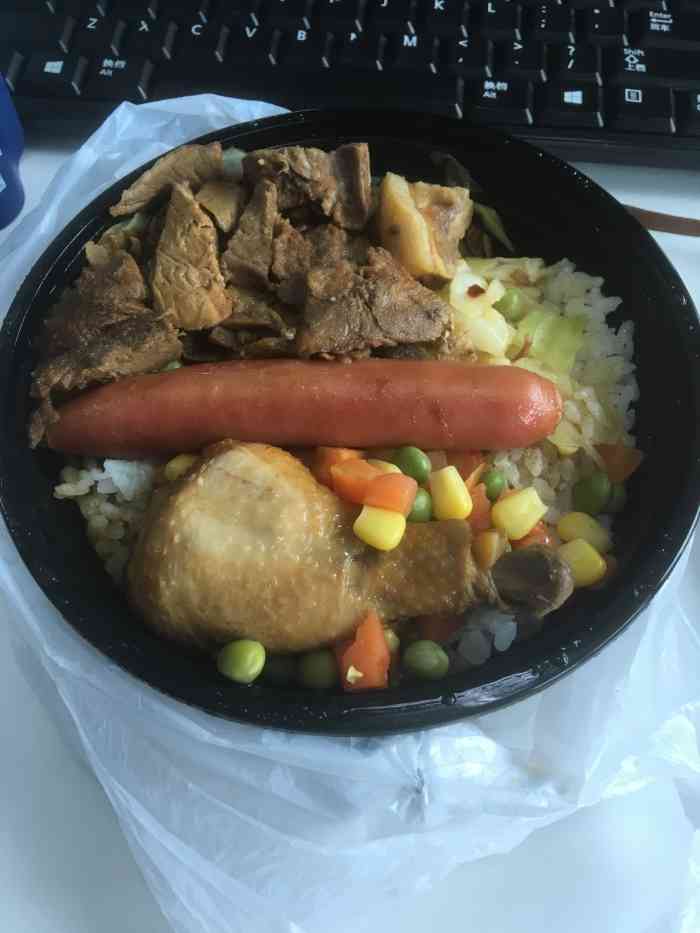 卤汁拌饭-"今天中午还是只有叫外卖,卤汁拌饭以前经常