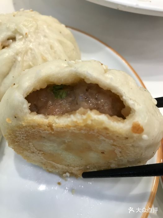 经典猪肉水煎包一颗