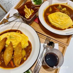牛腩咖喱蛋包饭