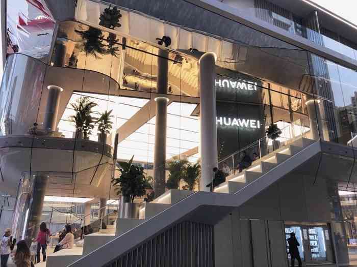 华为全球旗舰店深圳万象天地