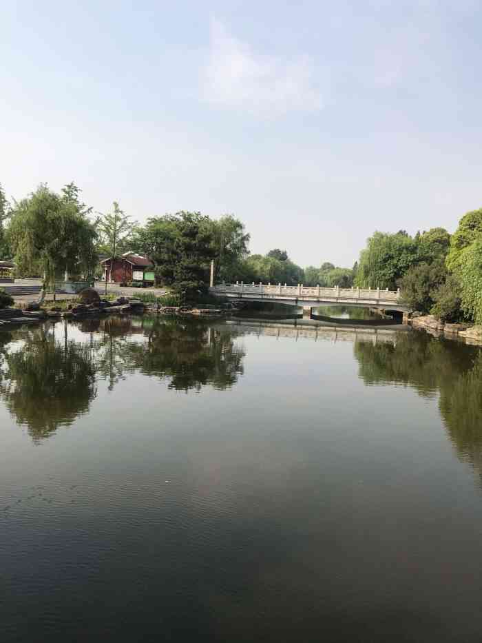 牧城公园-"靖江最大的一处公园.有湖景,江景,铁路,.