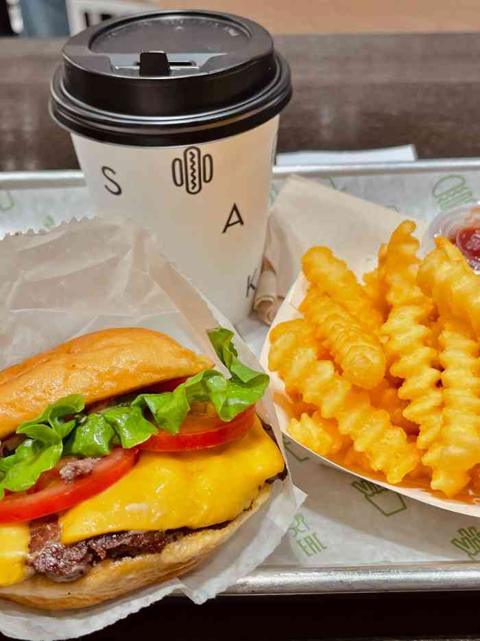 shakeshack虹桥机场店