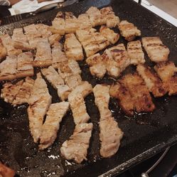 八色烤肉人均_烤肉拌饭图片