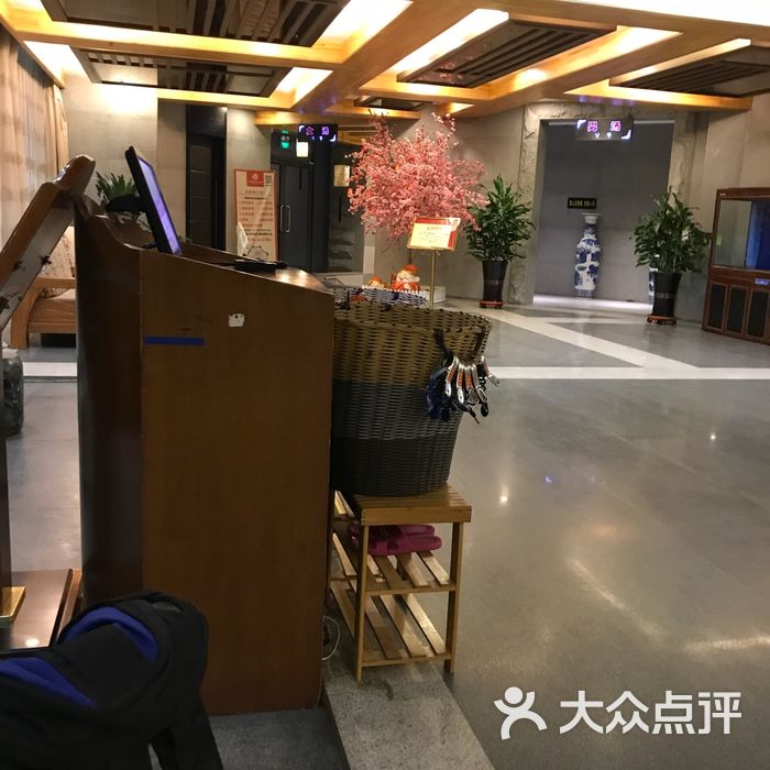 青瓦台汤泉
