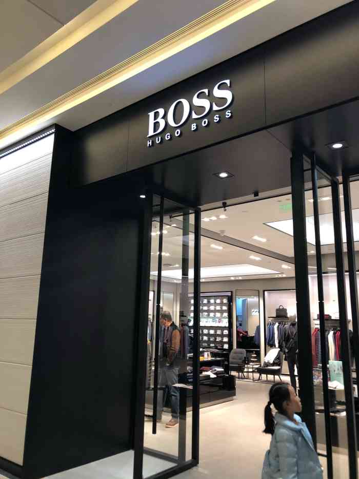 hugo boss(万象城店)-"商品:服装 万象城一楼,经过真.