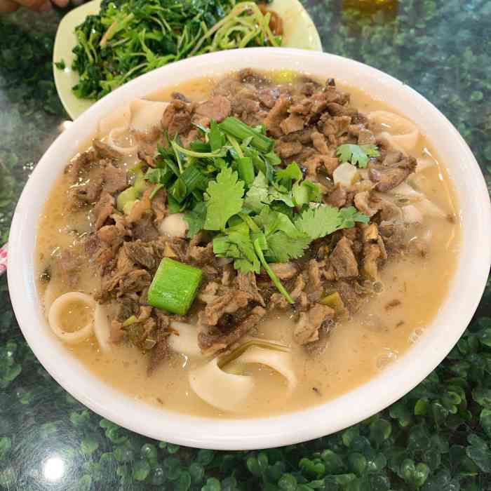 瘸子烩面(商业街店)-"据说是叶县的特色美食了,开在一
