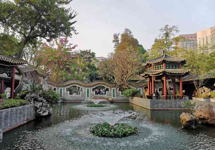 清晖园博物馆"始建于明代的岭南园林建筑,曲径廊桥与亭台.