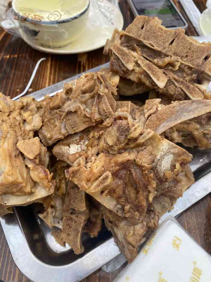啃骨头酱骨火锅(茶园店)-"茶园开了一家啃大骨酱骨,一