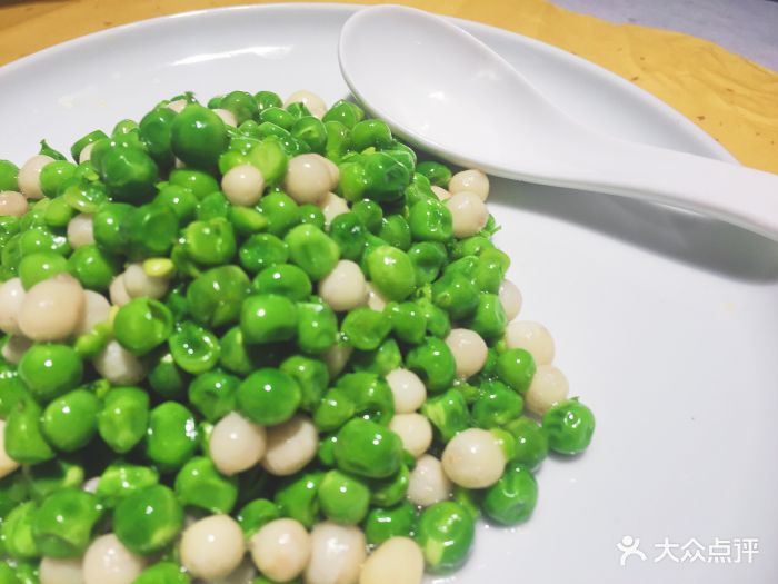 甜豆炒鸡头米